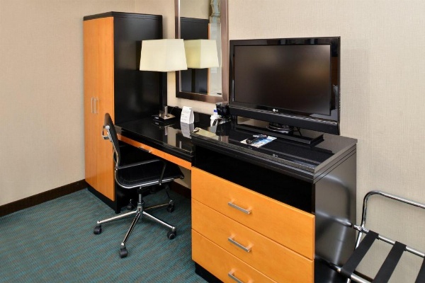 Holiday Inn Express Kennedy Airport image 14