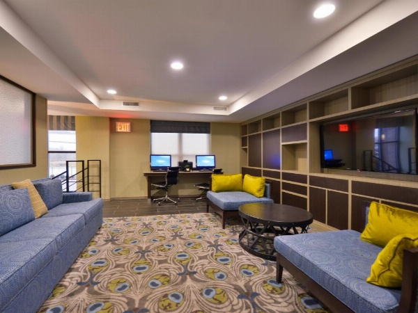 Holiday Inn Express Kennedy Airport image 2
